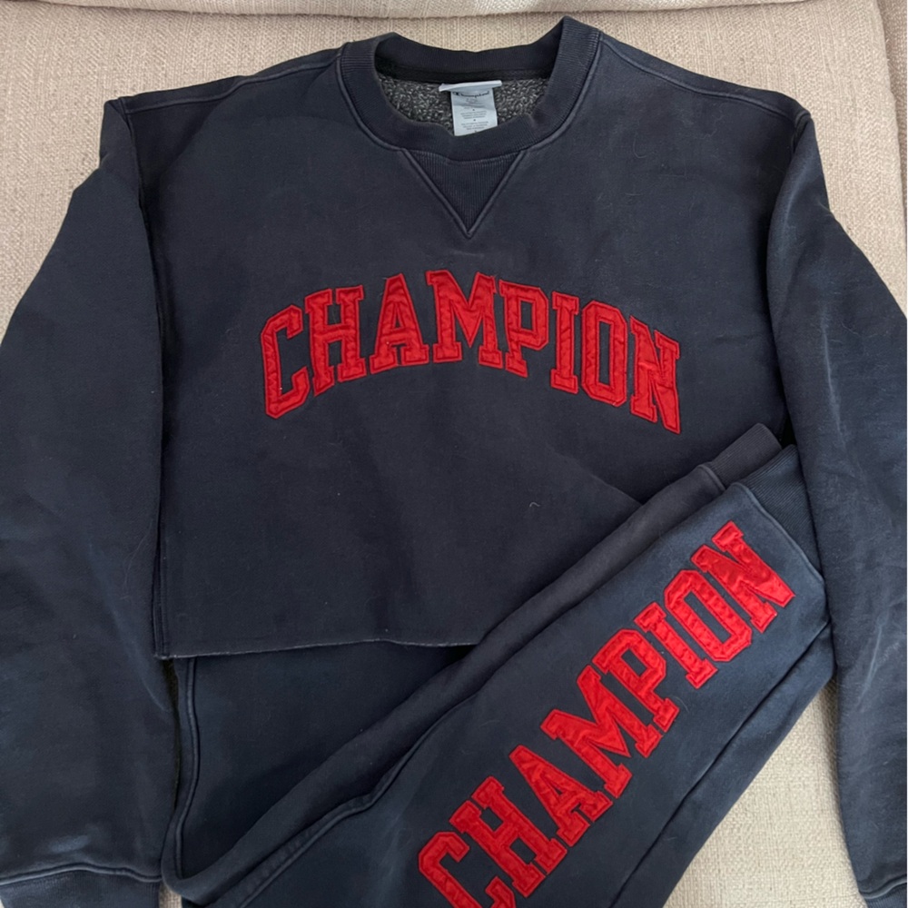Champion Logo Cropped Set
